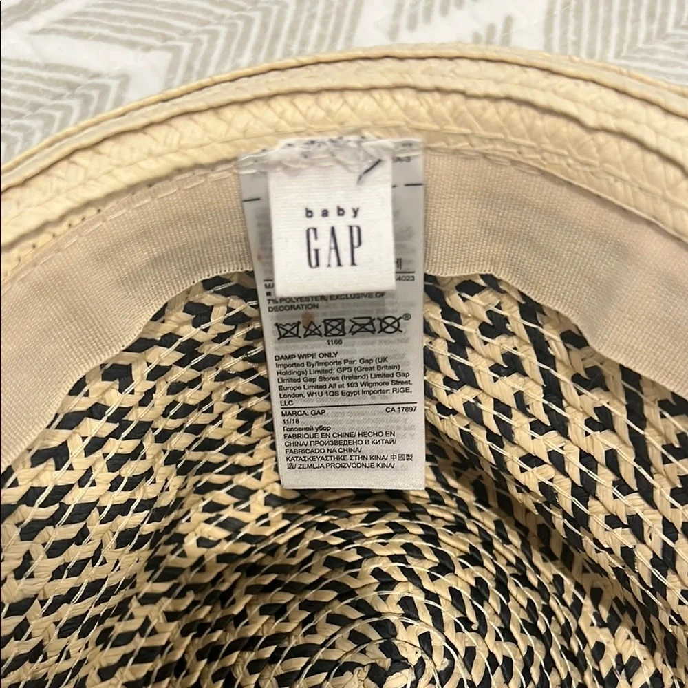 Baby‎ GAP Black and Tan Patterned Woven Hat